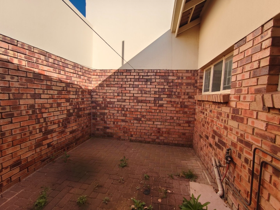 To Let 2 Bedroom Property for Rent in Pellissier Free State